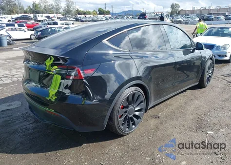 2021 Tesla Model Y Performance Dual Motor All-Wheel Drive z USA, uszkodzony, nr VIN 5YJYGDEF7MF151301